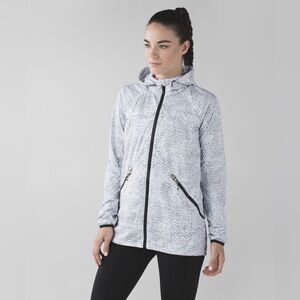 Lululemon Miss Misty Jacket Dottie Dash White Black Size 4